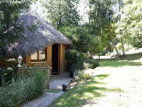 Bed & Breakfast La Cabane De C�cile-la Hutte