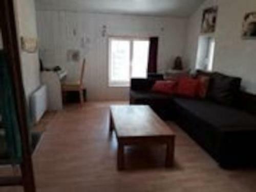 Maison de Village Au Calme Sur Place Arbor�e