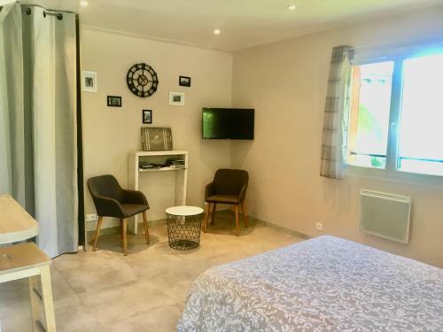Studio Eze Dans Villa R�cente - Pied Village - Parking Gratuit