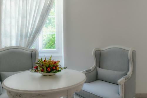 Hostal Chateau De Heaas