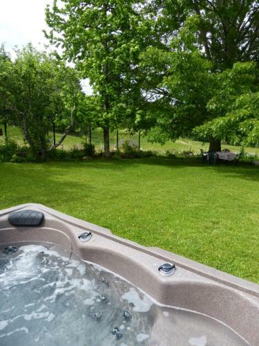 G�te L'or�e Du Bois - Maison Individuelle Avec Jacuzzi Priv�