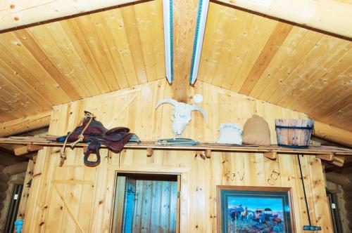 Lodge Cabin Creek Inn