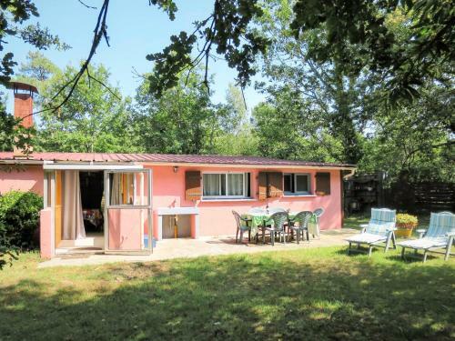 Holiday Home Castagney - Gem160