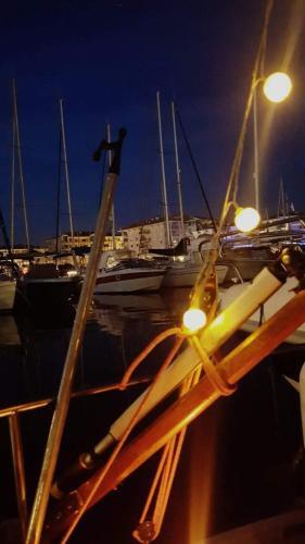 Joli Voilier De 6m Pour Exp�rience Insolite