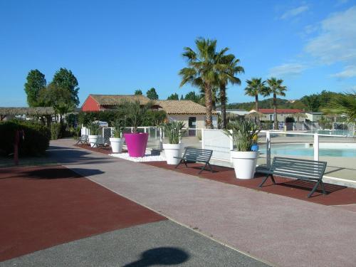 Camping Le Montourey � Fr�jus 83600