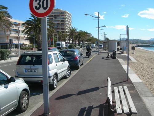 Camping Le Montourey � Fr�jus 83600