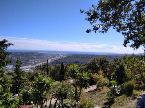 Le Domaine De Gatti�res