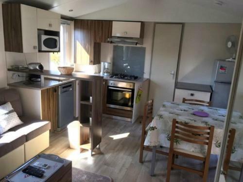 Mobile Home Ht De Gamme Climatis� Dans Le Camping **** De La R�serve