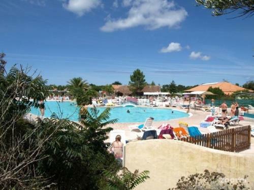 Mobile Home Ht De Gamme Climatis� Dans Le Camping **** De La R�serve