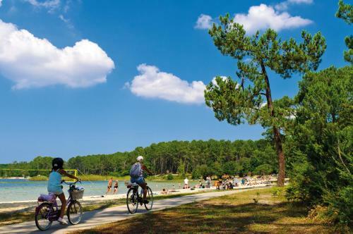 Mobile Home Ht De Gamme Climatis� Dans Le Camping **** De La R�serve