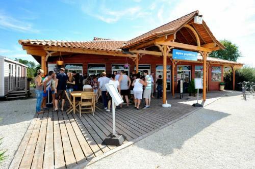 Mobile Home Ht De Gamme Climatis� Dans Le Camping **** De La R�serve