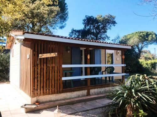 Chalet � Gassin Au Calme Sous Les Pins