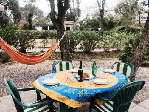 Chalet � Gassin Au Calme Sous Les Pins