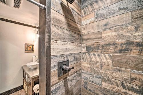 Rustic-chic Apartment With Gas Grill 20 Mi To Msu!