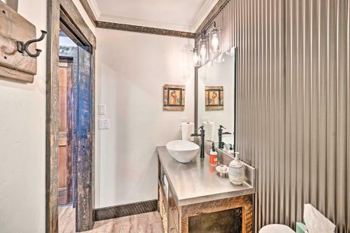 Rustic-chic Apartment With Gas Grill 20 Mi To Msu!