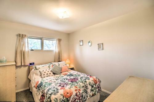 Quaint Polson Home With Mtn View Walk To Lake!