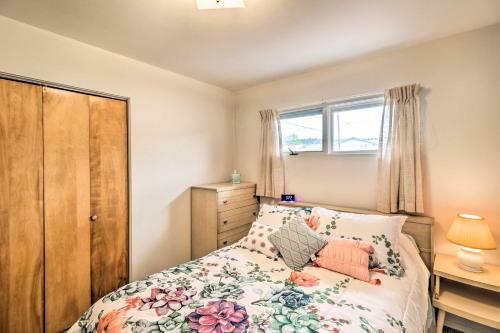 Quaint Polson Home With Mtn View Walk To Lake!