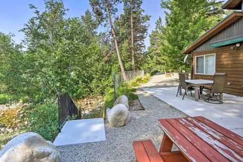 Victor Woodland Cabin Retreat With Fire Pit
