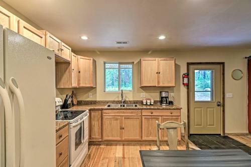 Secluded Cabin - 4 Mi To Glacier Natl Park!