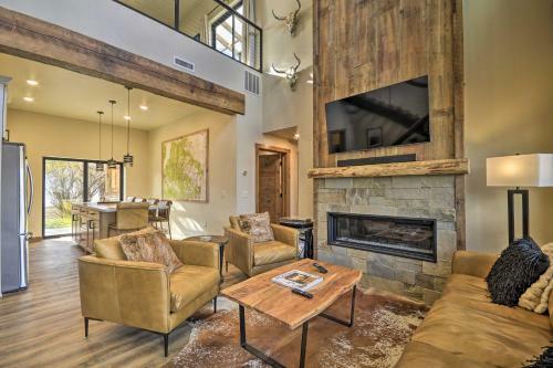 Modern Townhome With Rooftop Deck And Hot Tub!