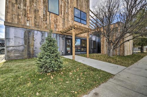 Modern Townhome With Rooftop Deck And Hot Tub!