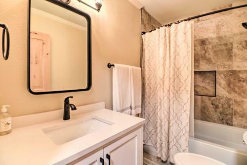 Apartamento Whitefish Escape With Deck 3 Mi To Ski Resort!
