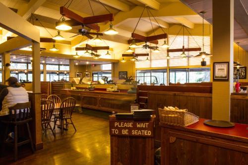 Lodge Colter Bay Village