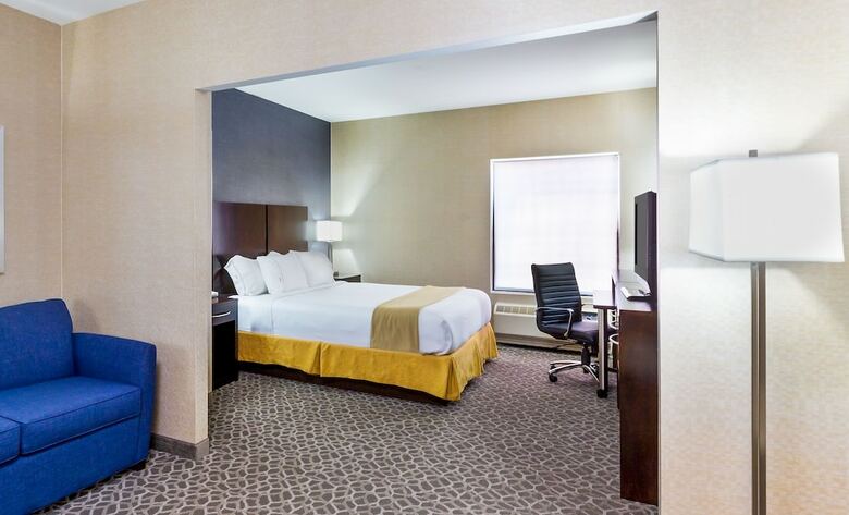 Holiday Inn Express Hotel & Suites Mt. Holly