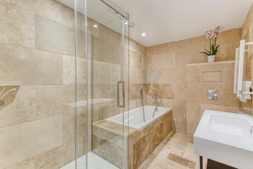 Domaine de La Nerthe- Hotel Provence Mediterranee