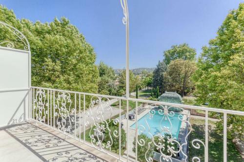 Domaine de La Nerthe- Hotel Provence Mediterranee