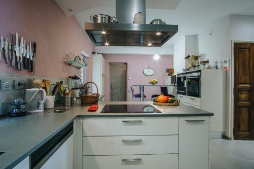 Maison Situ�e En Campagne Et Au Calme � Gordes
