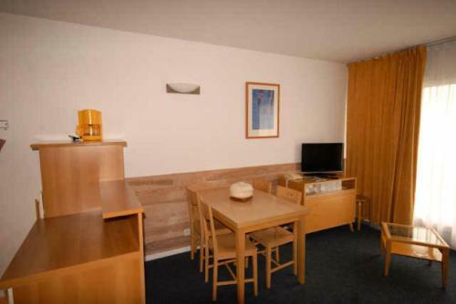 Apartamento Le Chalet - Piscine - Studio Pour 4 Personnes 894