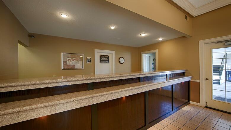 Best Western Lakewood Motor Inn
