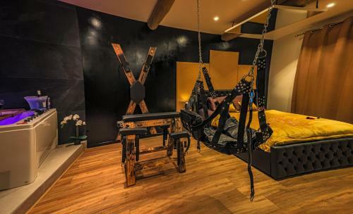 Apartamento La Loveroom Bdsm Grassoise "la Chambre Des D�sirs"