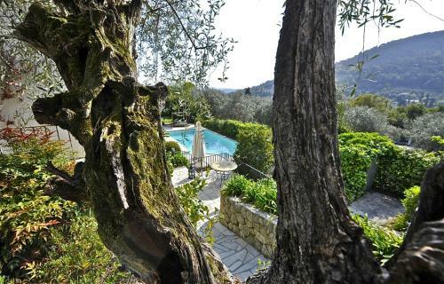 Hostal Bastide A�na