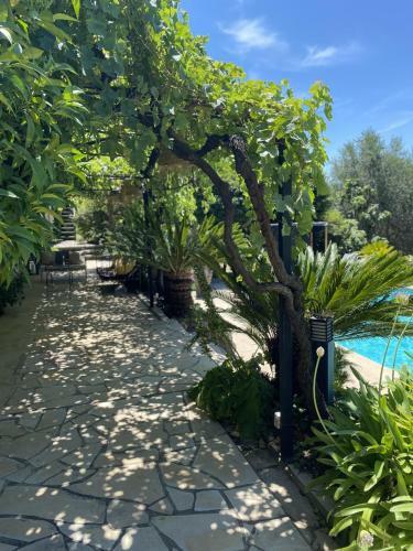 Hostal Bastide A�na