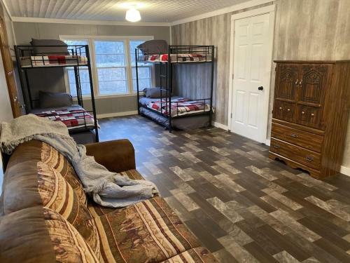 Villa Newly Remodeled Riverfront Cabin In Crane Country