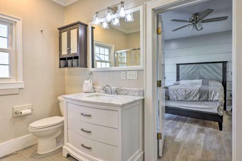 Luxe Omaha Home With Yard - 3 Mi To Downtown!