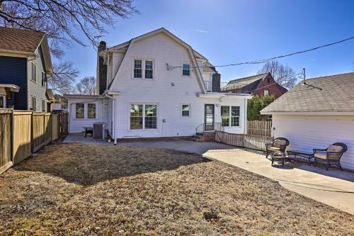 Luxe Omaha Home With Yard - 3 Mi To Downtown!