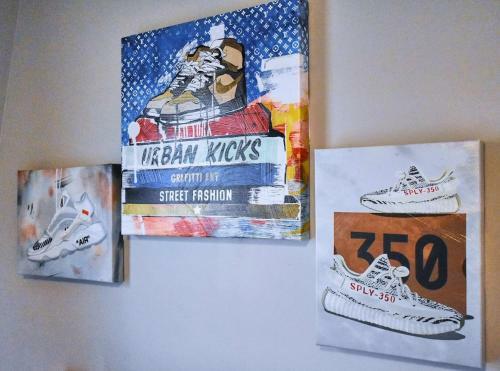 Beautiful Midtown Luxe Home Sleeps 8