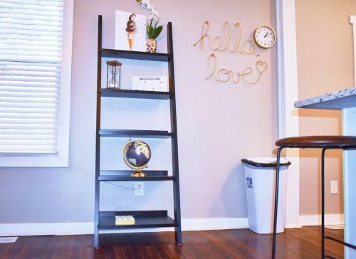 Beautiful Midtown Luxe Home Sleeps 8