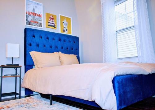 Beautiful Midtown Luxe Home Sleeps 8