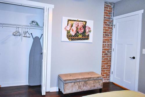 Beautiful Midtown Luxe Home Sleeps 8