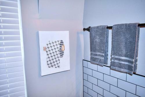 Beautiful Midtown Luxe Home Sleeps 8