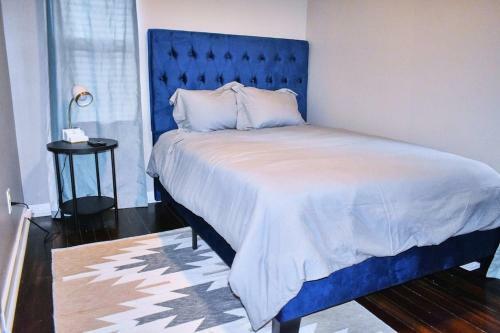 Beautiful Midtown Luxe Home Sleeps 8