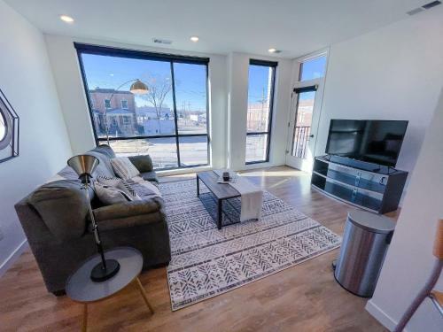 Bright 1bd/1ba Downtown Omaha Apartments