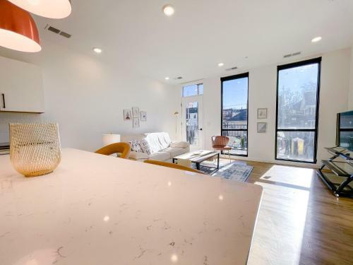 Bright 1bd/1ba Downtown Omaha Apartments