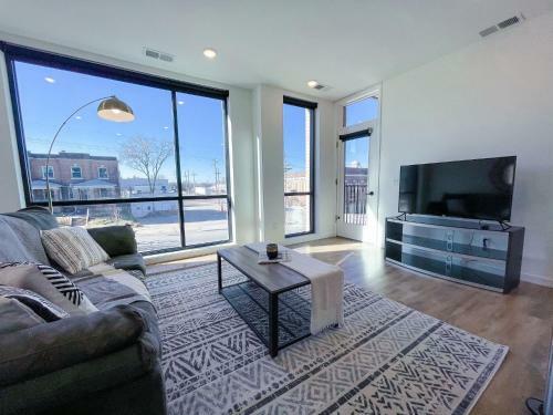 Bright 1bd/1ba Downtown Omaha Apartments