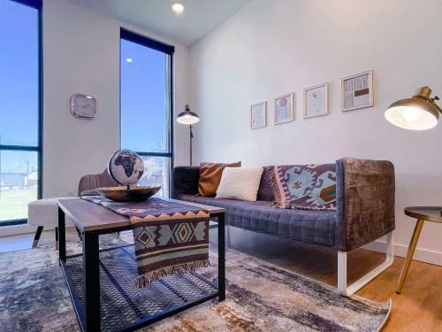 Bright 1bd/1ba Downtown Omaha Apartments