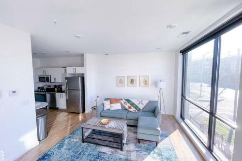 Bright 1bd/1ba Downtown Omaha Apartments